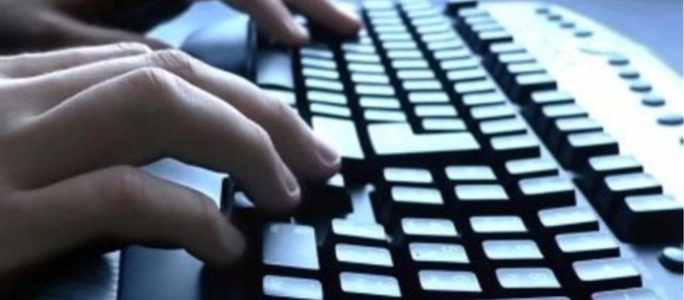 Επιτήδειοι προσποιούνται τεχνικούς για να «χακάρουν» υπολογιστές δημόσιων φορέων